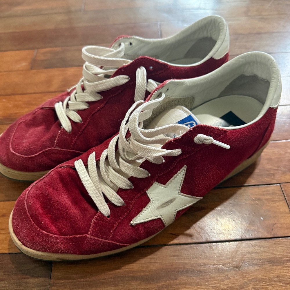 GOLDEN GOOSE: Men's Ball Star in dark red suede with white star and heel tab